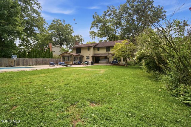 5329 Fredelia Drive, Toledo, OH 43623