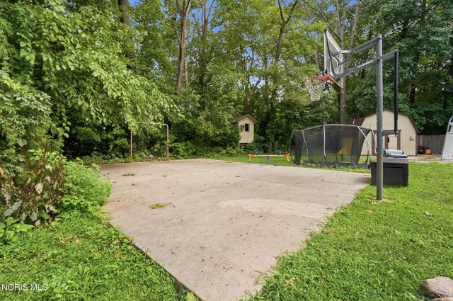 5329 Fredelia Drive, Toledo, OH 43623