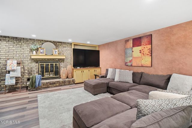 5329 Fredelia Drive, Toledo, OH 43623