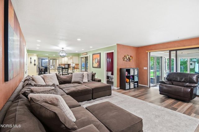 5329 Fredelia Drive, Toledo, OH 43623