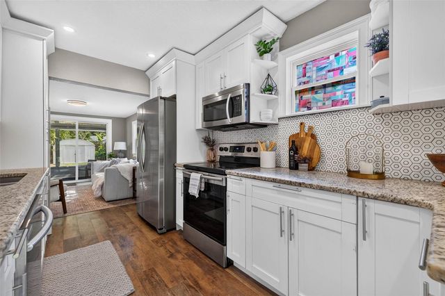 2520 15TH AVENUE N, St Petersburg, FL 33713