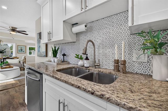 2520 15TH AVENUE N, St Petersburg, FL 33713