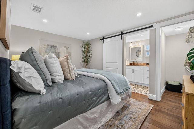 2520 15TH AVENUE N, St Petersburg, FL 33713