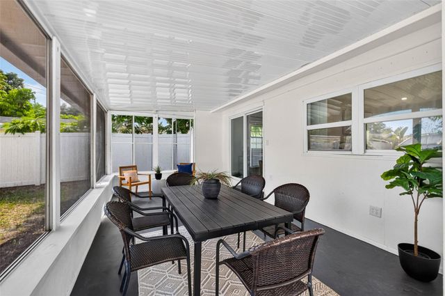 2520 15TH AVENUE N, St Petersburg, FL 33713