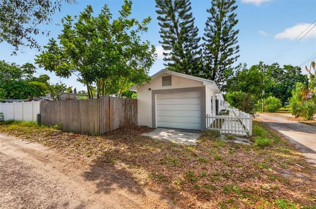2520 15TH AVENUE N, St Petersburg, FL 33713