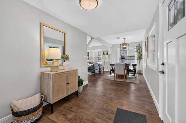 2520 15TH AVENUE N, St Petersburg, FL 33713