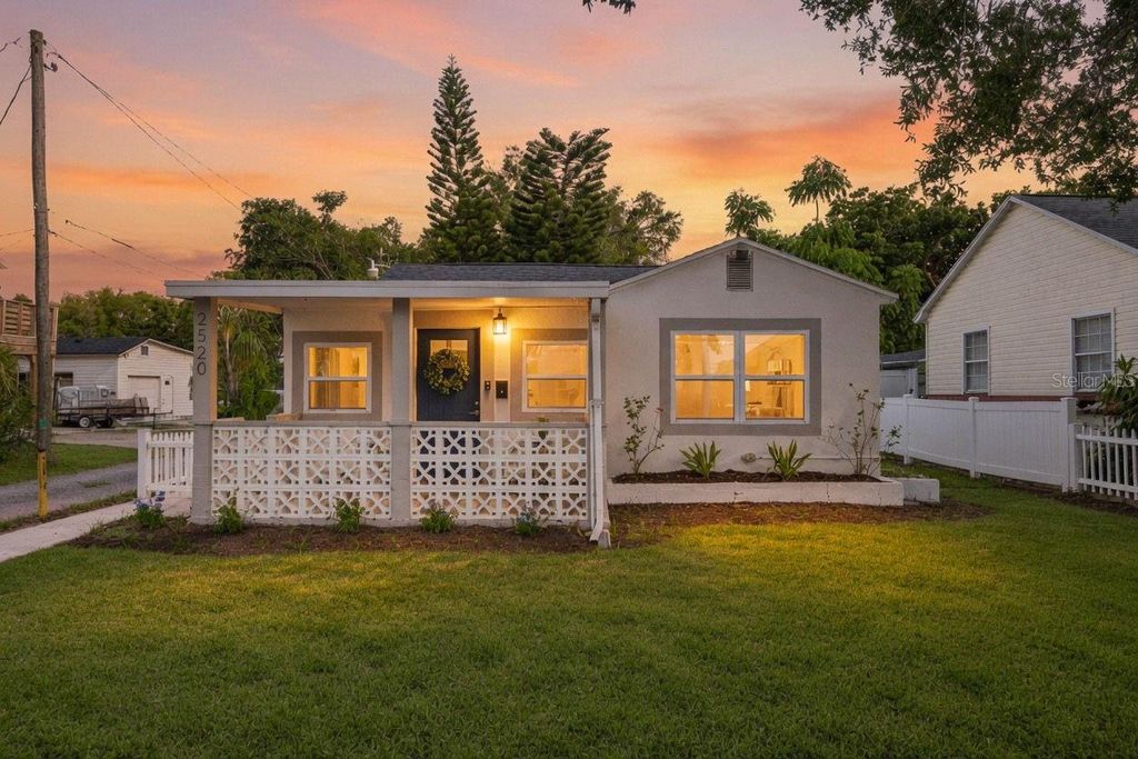 2520 15TH AVENUE N, St Petersburg, FL 33713