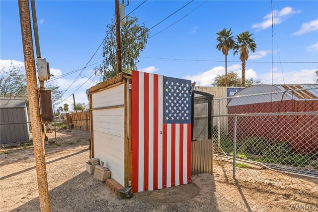 318 Riverwood Lane, Bullhead City, AZ 86442