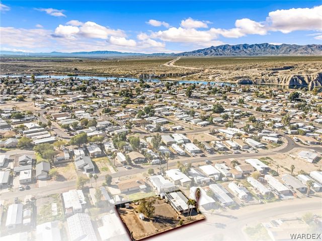 318 Riverwood Lane, Bullhead City, AZ 86442