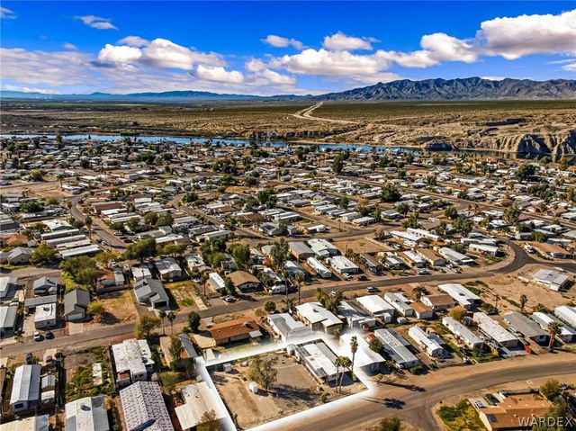 318 Riverwood Lane, Bullhead City, AZ 86442