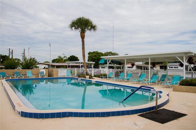 9 PLANTATION AVENUE, Debary, FL 32713