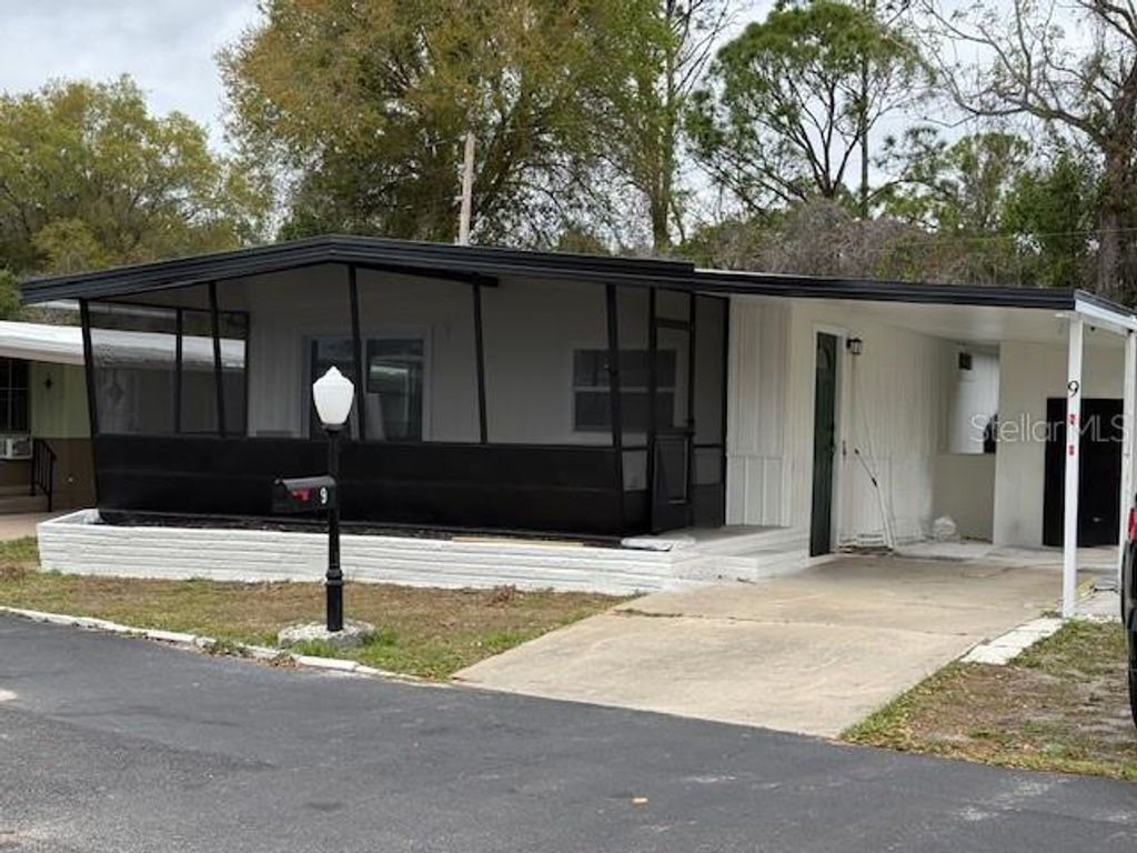 9 PLANTATION AVENUE, Debary, FL 32713