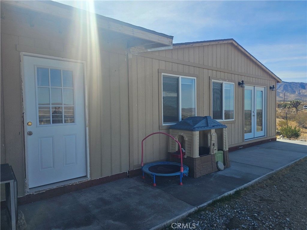Image 1 of property listing at 31940 Zircon Road, Lucerne Valley, CA 92356