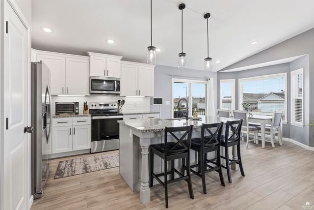 4390 Glen View Drive, Manhattan, KS 66502
