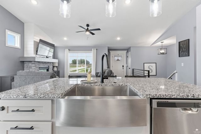4390 Glen View Drive, Manhattan, KS 66502