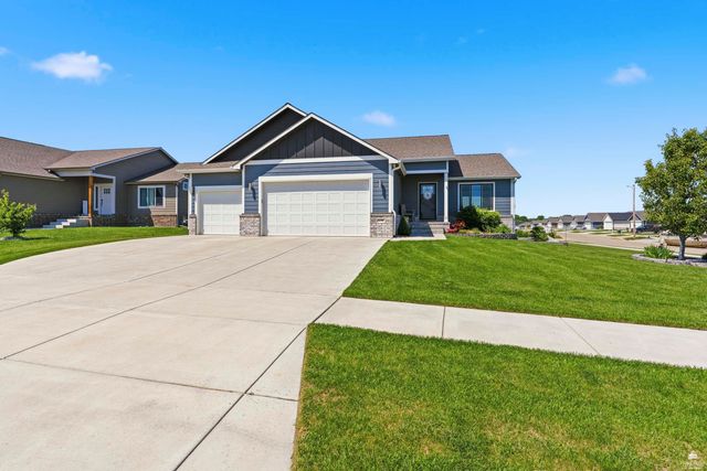 4390 Glen View Drive, Manhattan, KS 66502
