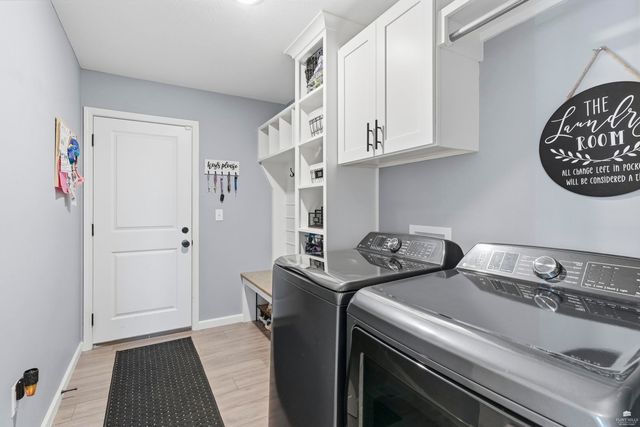 4390 Glen View Drive, Manhattan, KS 66502