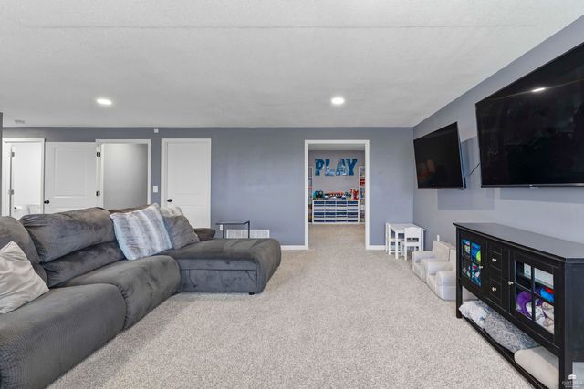 4390 Glen View Drive, Manhattan, KS 66502