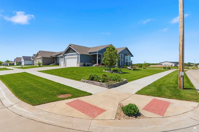 4390 Glen View Drive, Manhattan, KS 66502