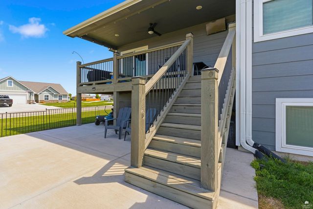 4390 Glen View Drive, Manhattan, KS 66502