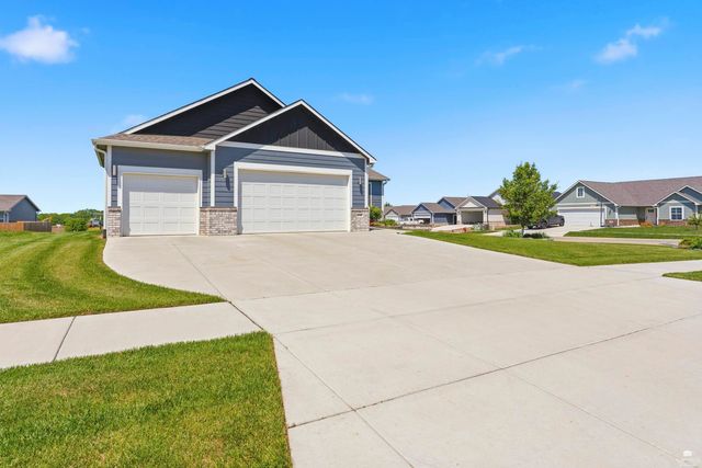 4390 Glen View Drive, Manhattan, KS 66502