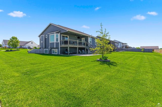 4390 Glen View Drive, Manhattan, KS 66502