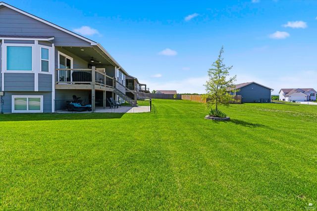 4390 Glen View Drive, Manhattan, KS 66502