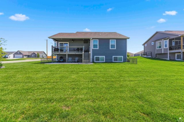4390 Glen View Drive, Manhattan, KS 66502