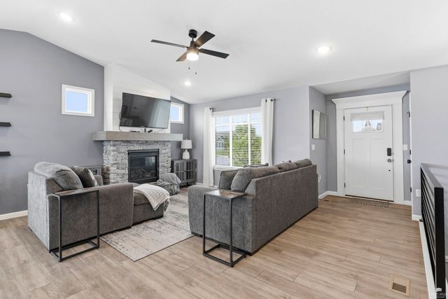 4390 Glen View Drive, Manhattan, KS 66502