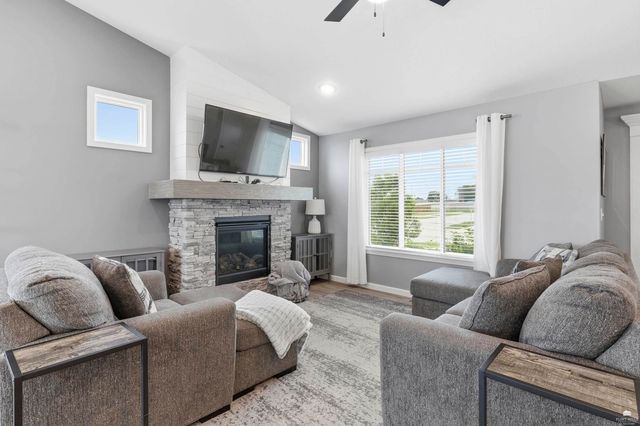 4390 Glen View Drive, Manhattan, KS 66502