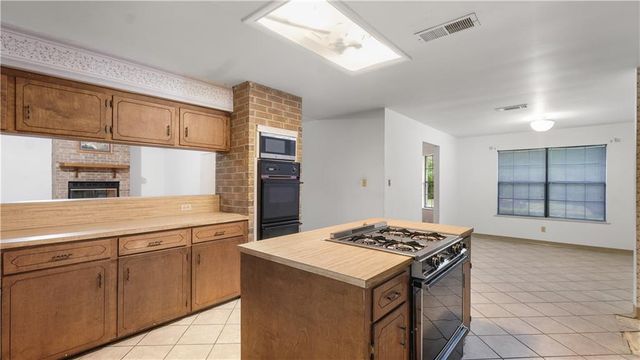 28 RIFLE RANGE Road, Pineville, LA 71360