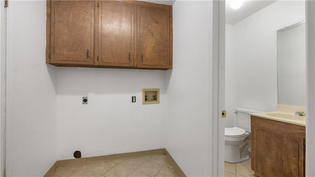 28 RIFLE RANGE Road, Pineville, LA 71360