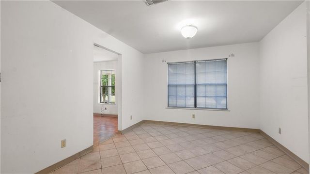 28 RIFLE RANGE Road, Pineville, LA 71360