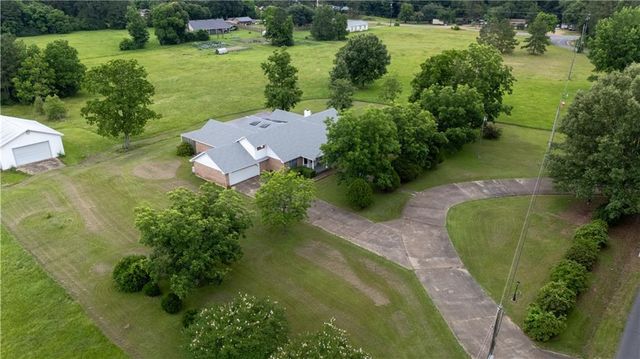 28 RIFLE RANGE Road, Pineville, LA 71360