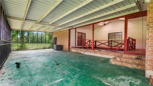 28 RIFLE RANGE Road, Pineville, LA 71360