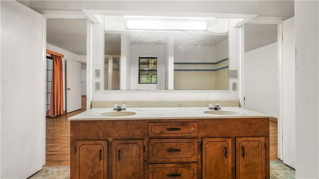 28 RIFLE RANGE Road, Pineville, LA 71360