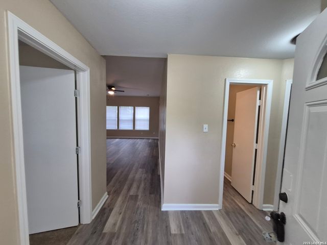 8806 SLUMBER LN, Converse, TX 78109