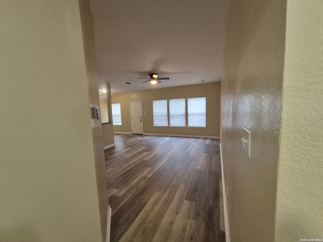 8806 SLUMBER LN, Converse, TX 78109