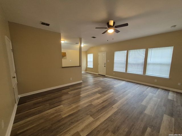 8806 SLUMBER LN, Converse, TX 78109