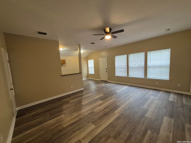 8806 SLUMBER LN, Converse, TX 78109