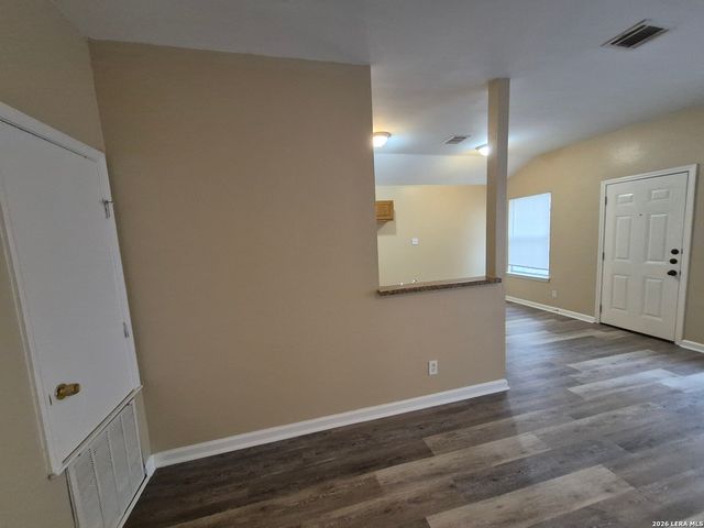 8806 SLUMBER LN, Converse, TX 78109