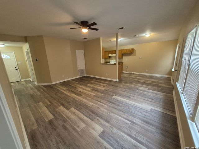 8806 SLUMBER LN, Converse, TX 78109