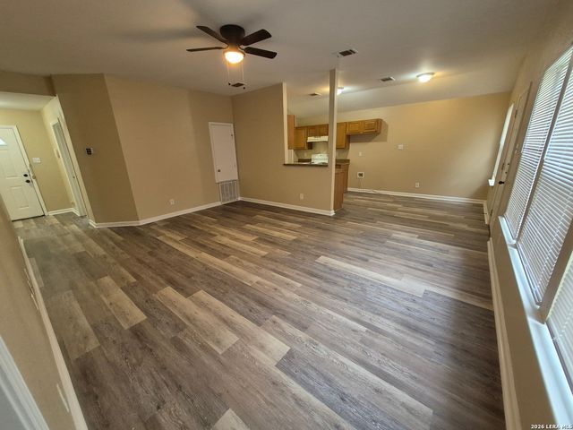 8806 SLUMBER LN, Converse, TX 78109