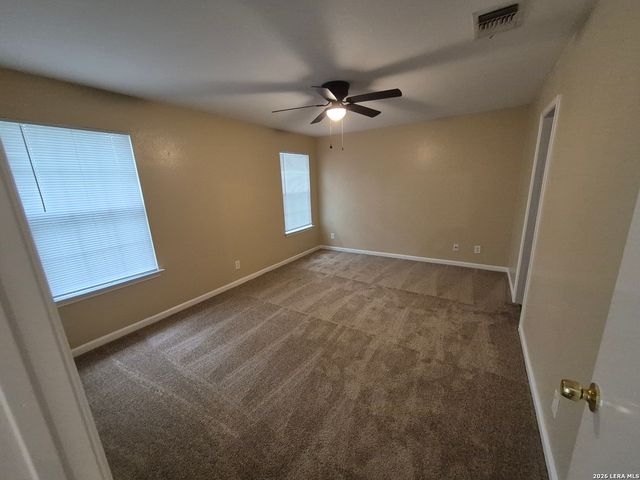 8806 SLUMBER LN, Converse, TX 78109