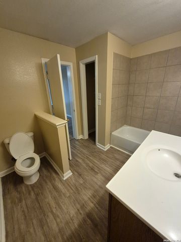 8806 SLUMBER LN, Converse, TX 78109