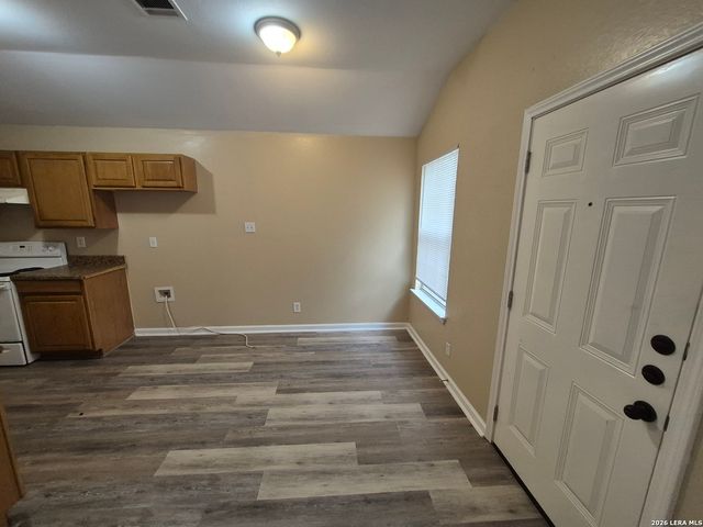 8806 SLUMBER LN, Converse, TX 78109