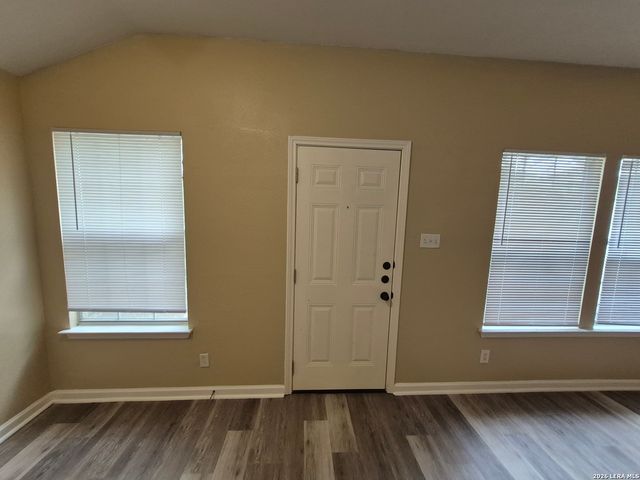 8806 SLUMBER LN, Converse, TX 78109