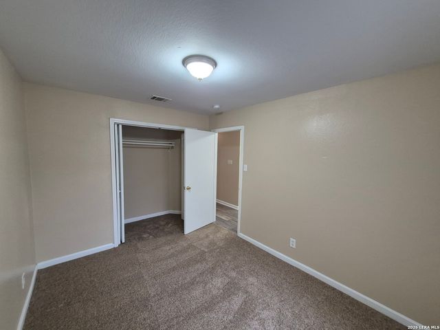 8806 SLUMBER LN, Converse, TX 78109