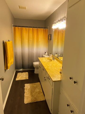 1305 E Main ST, Round Rock, TX 78664