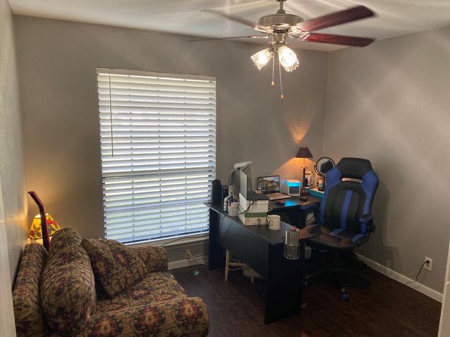 1305 E Main ST, Round Rock, TX 78664
